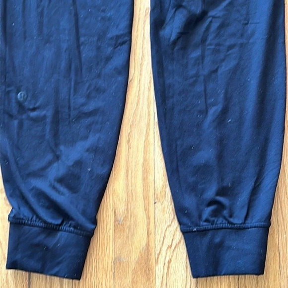 Lululemon sz 6 Ready To Rulu Pant 29" Black jogger with tie waist and pockets - Picture 6 of 13